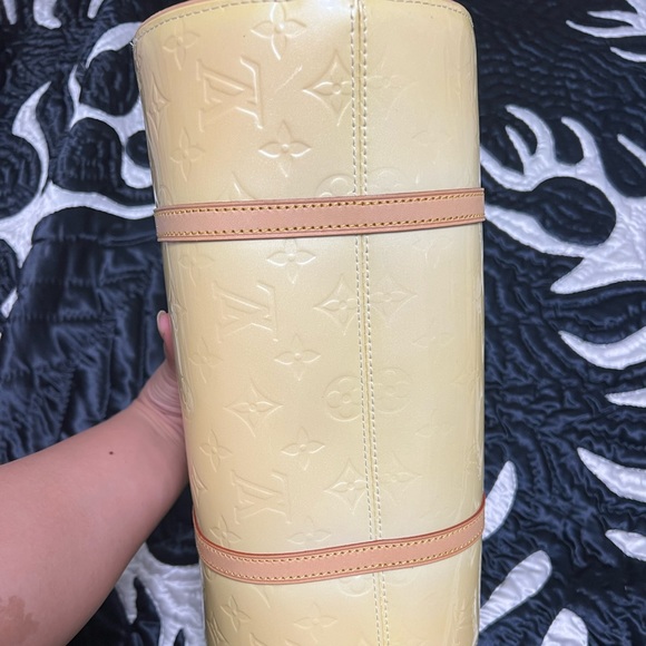 Louis Vuitton Bedford Monogram Vernis - Picture 7 of 12